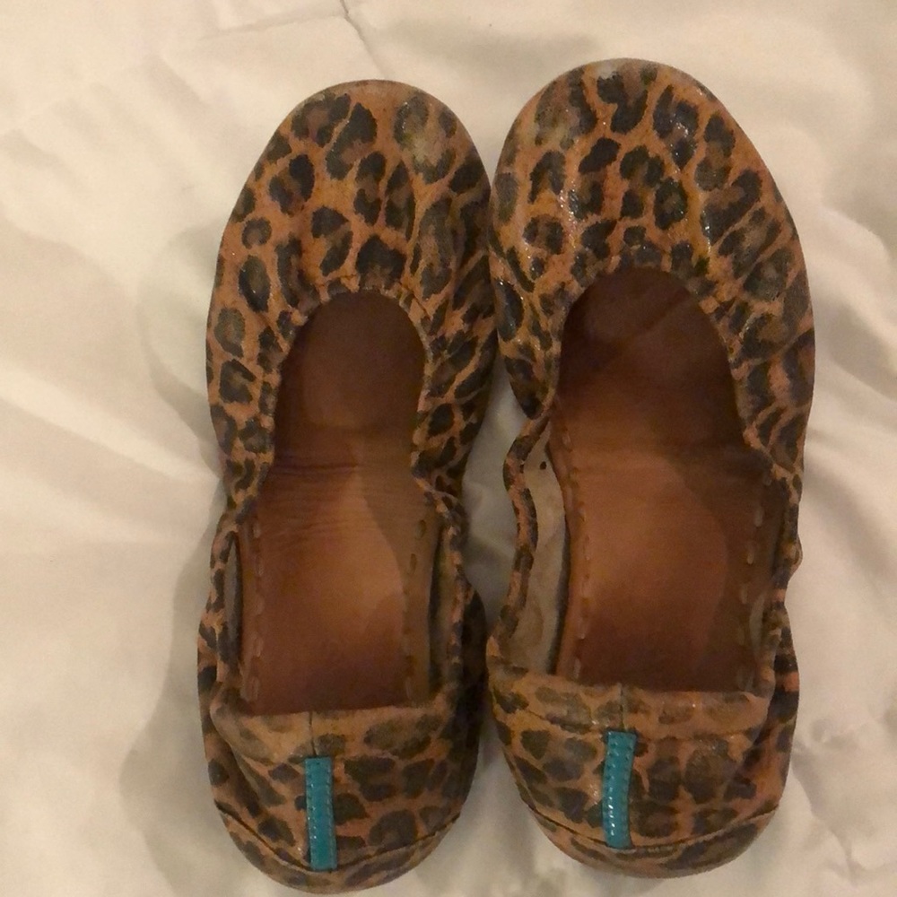 *SOLD* Leopard Tieks (size 9)